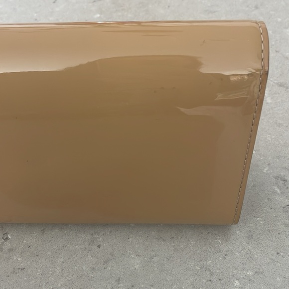 Louis Vuitton Louise Clutch - Picture 12 of 16